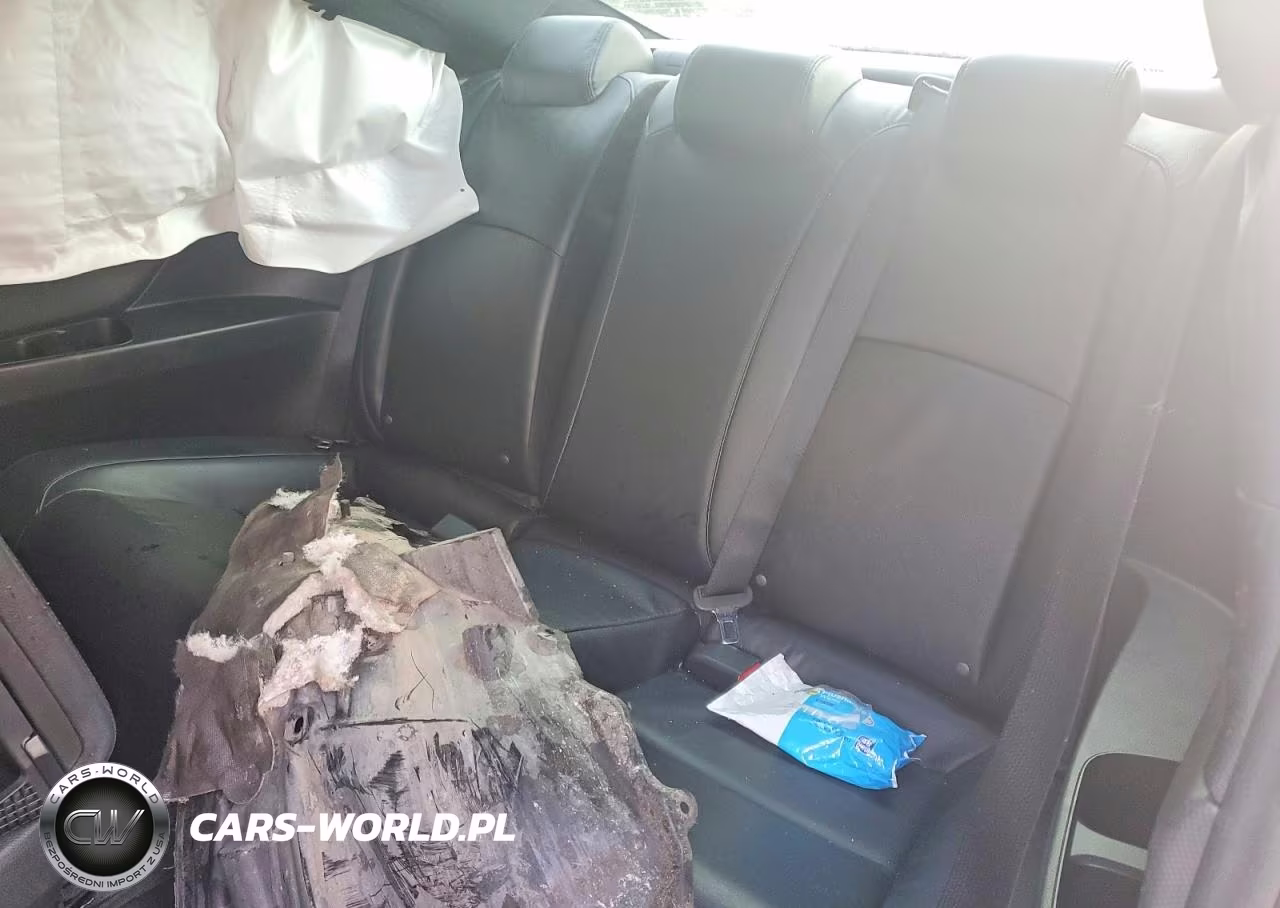 2019 Honda Civic Touring VIN:2HGFC3B97KH355150 - 10
