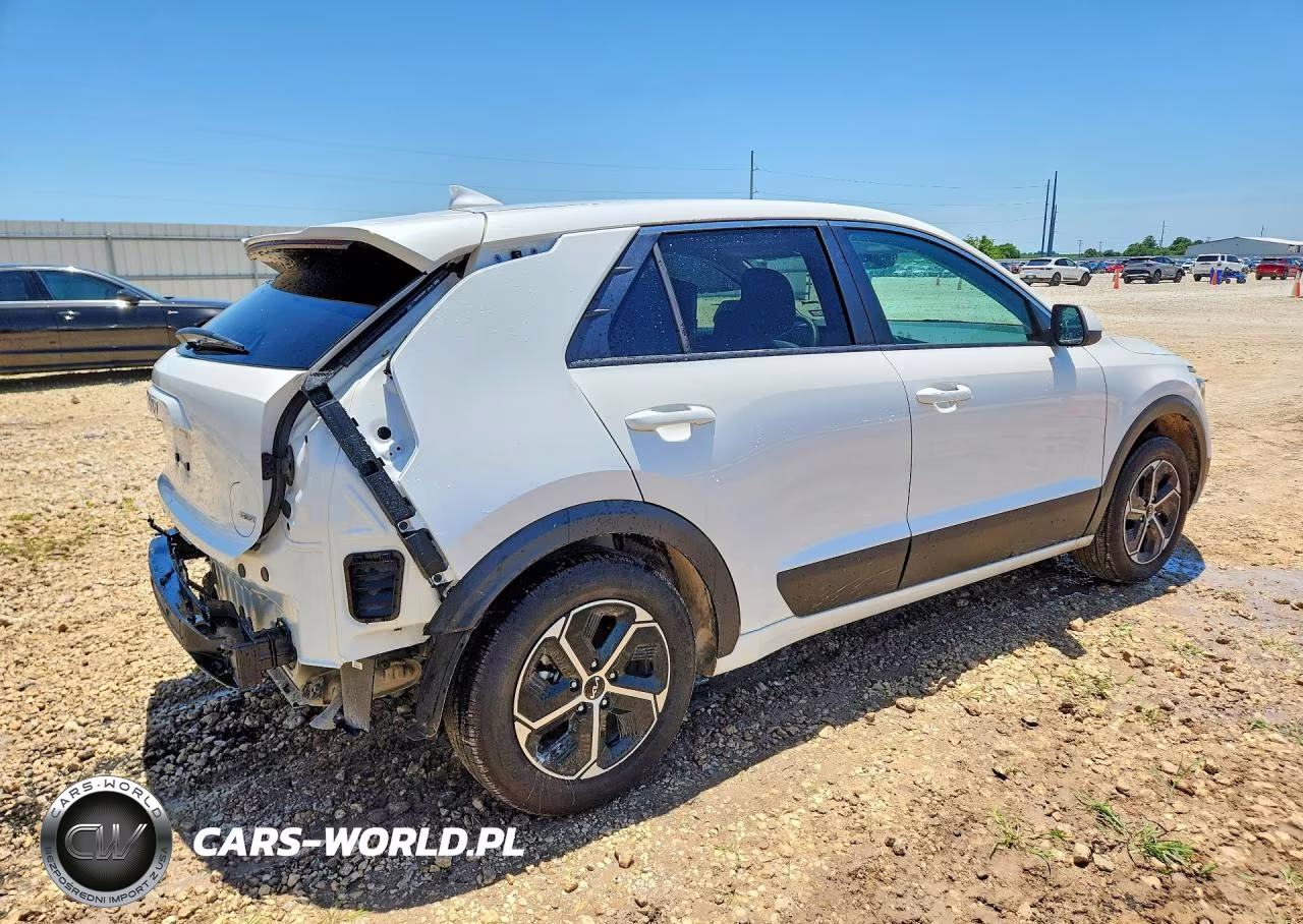2026 Kia Niro Lx VIN:KNDCP3LE7T5328072 - 3