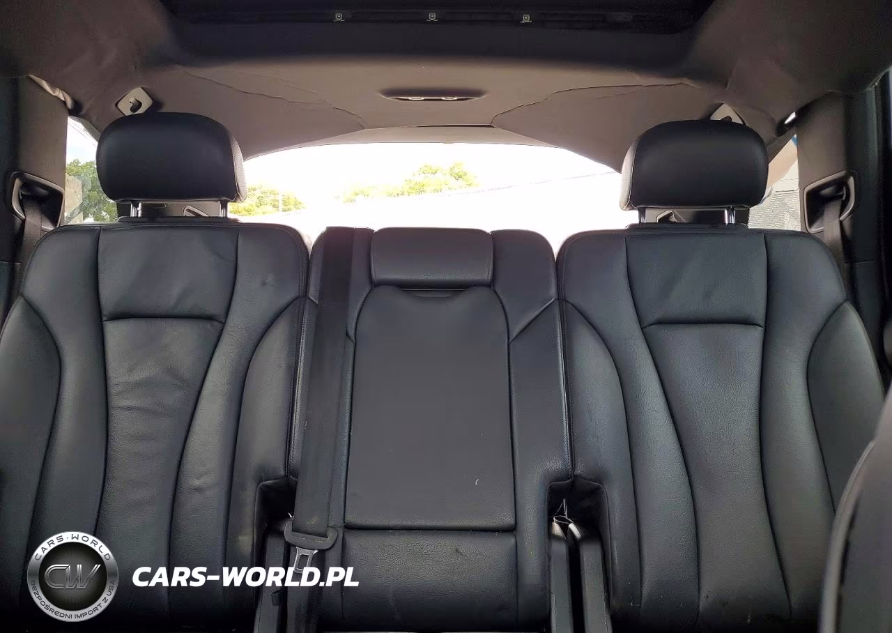 2017 Audi Q7 Premium Plus VIN:WA1LAAF73HD014557 - 10