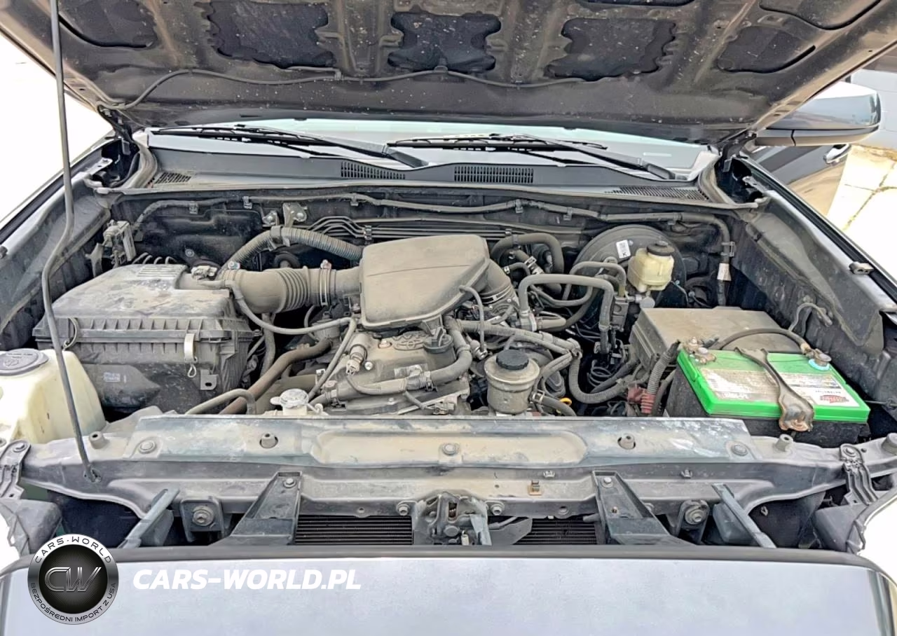 2018 Toyota Tacoma Sr VIN:5TFAX5GN7JX104508 - 7