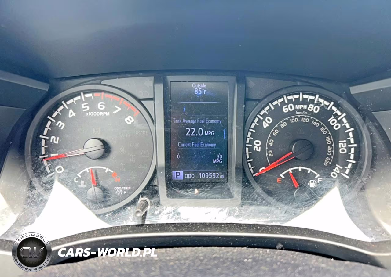 2018 Toyota Tacoma Sr VIN:5TFAX5GN7JX104508 - 8