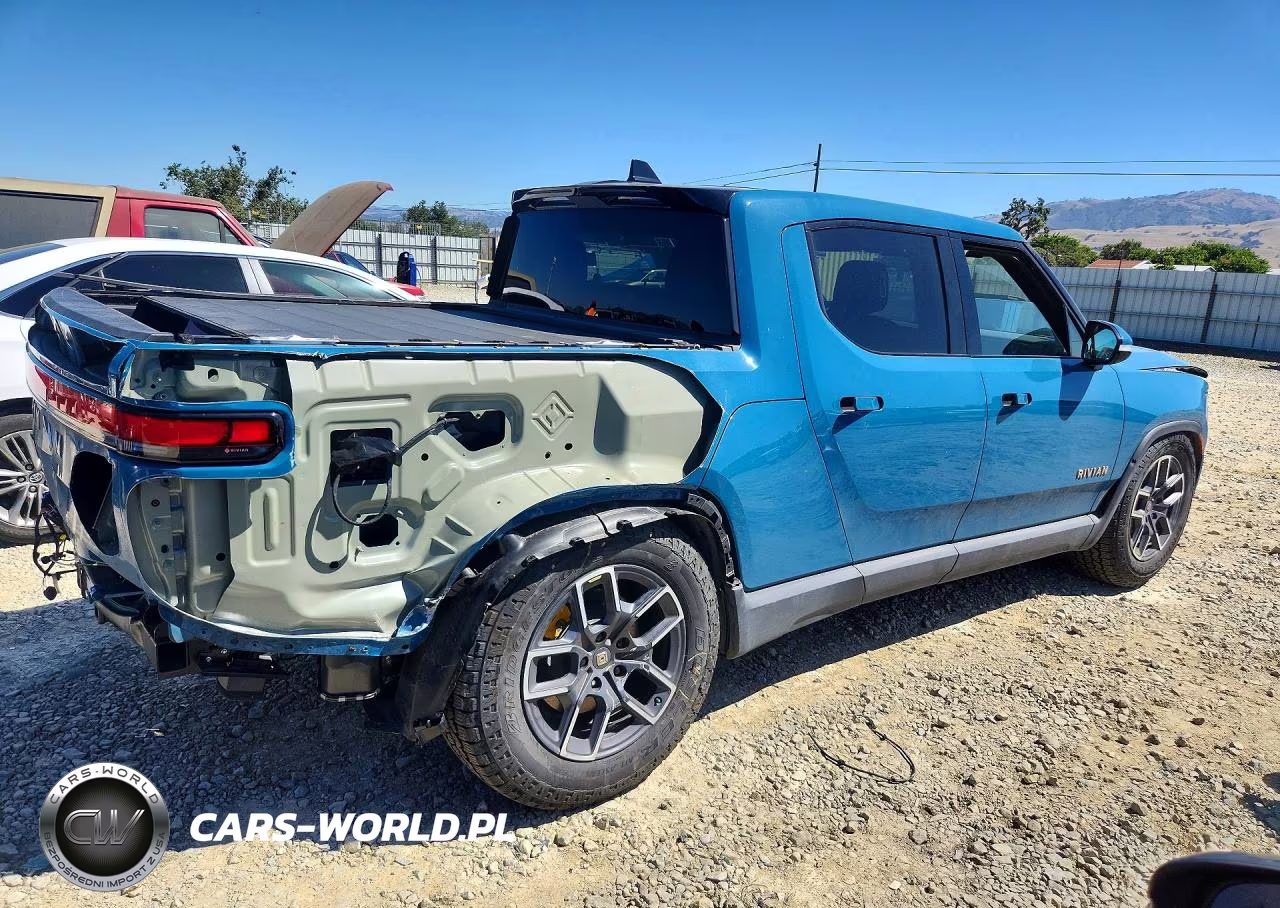 2022 Rivian R1T Adventure VIN:7FCTGAAAXNN010495 - 3