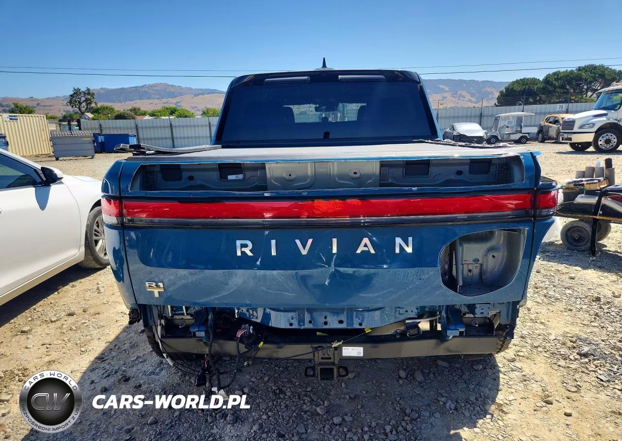 2022 Rivian R1T Adventure VIN:7FCTGAAAXNN010495 - 6