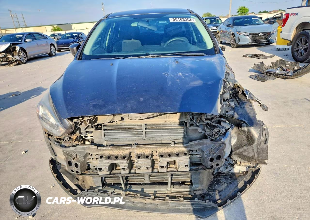 2018 Ford Focus Se VIN:1FADP3K23JL311120 - 5