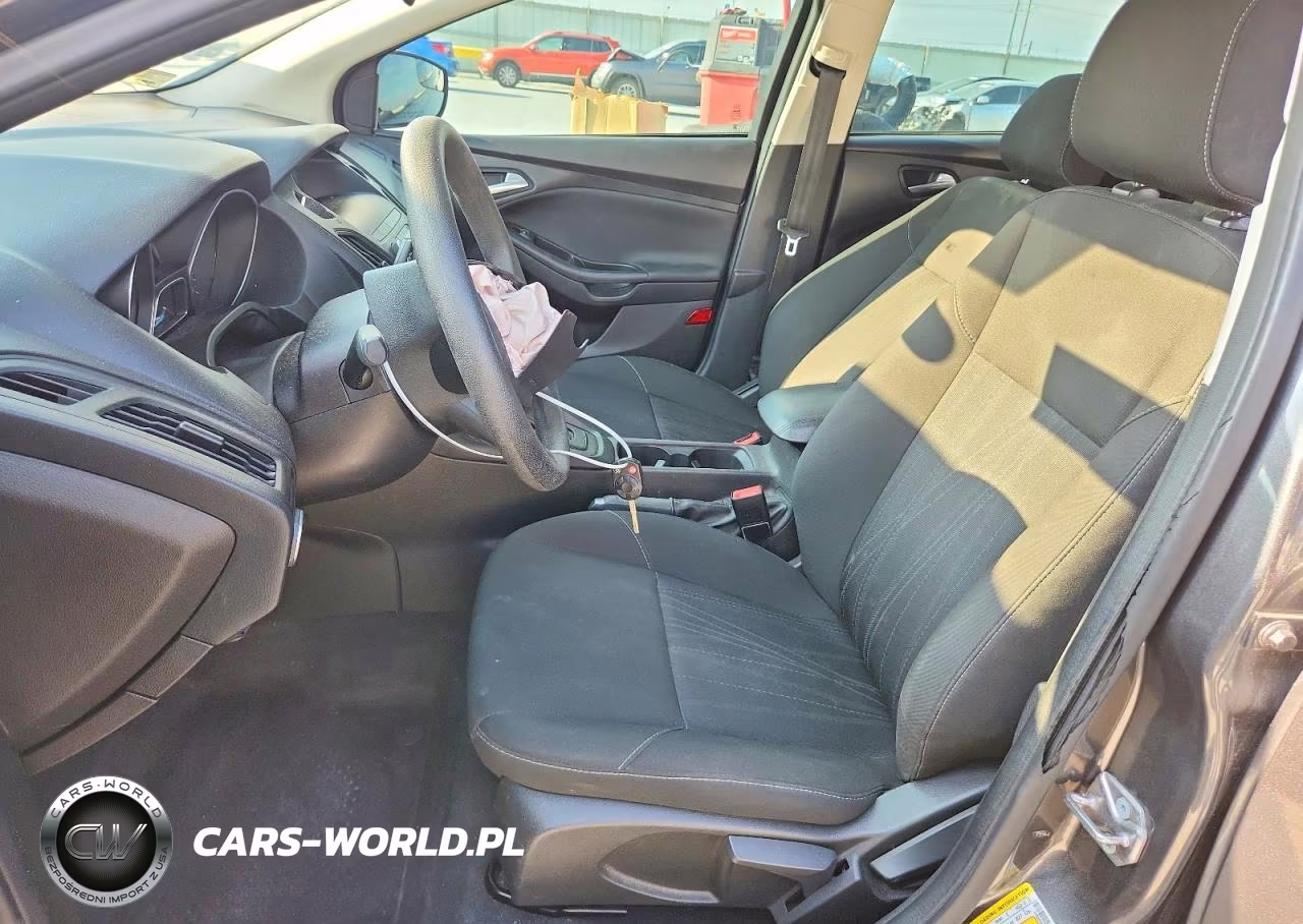 2018 Ford Focus Se VIN:1FADP3K23JL311120 - 7