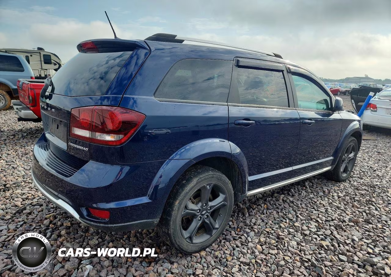 2018 Dodge Journey Crossroad VIN:3C4PDDGG7JT505650 - 3