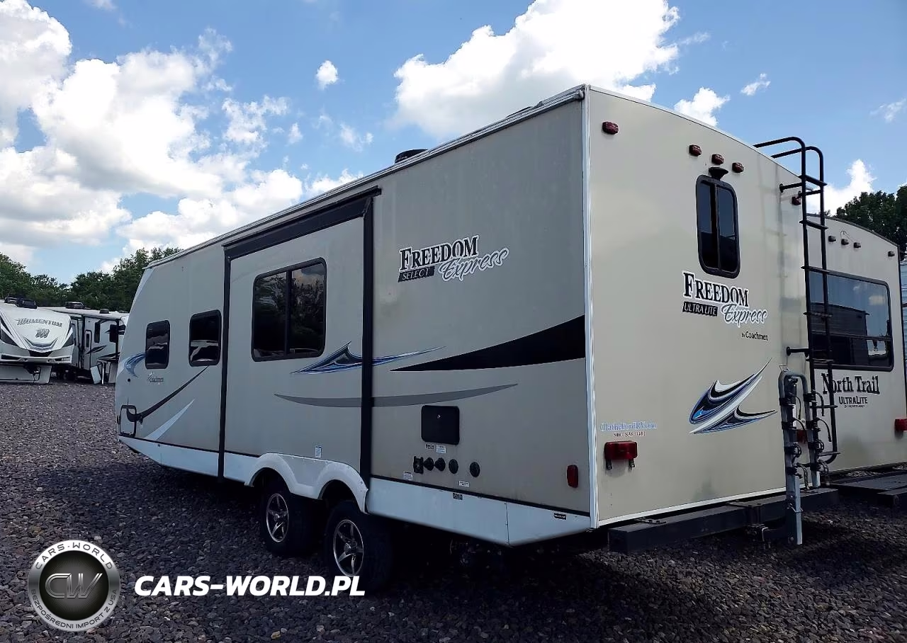 2020 Forest River Freedom Express Camper VIN:5ZT2FEPB6LW009152 - 3