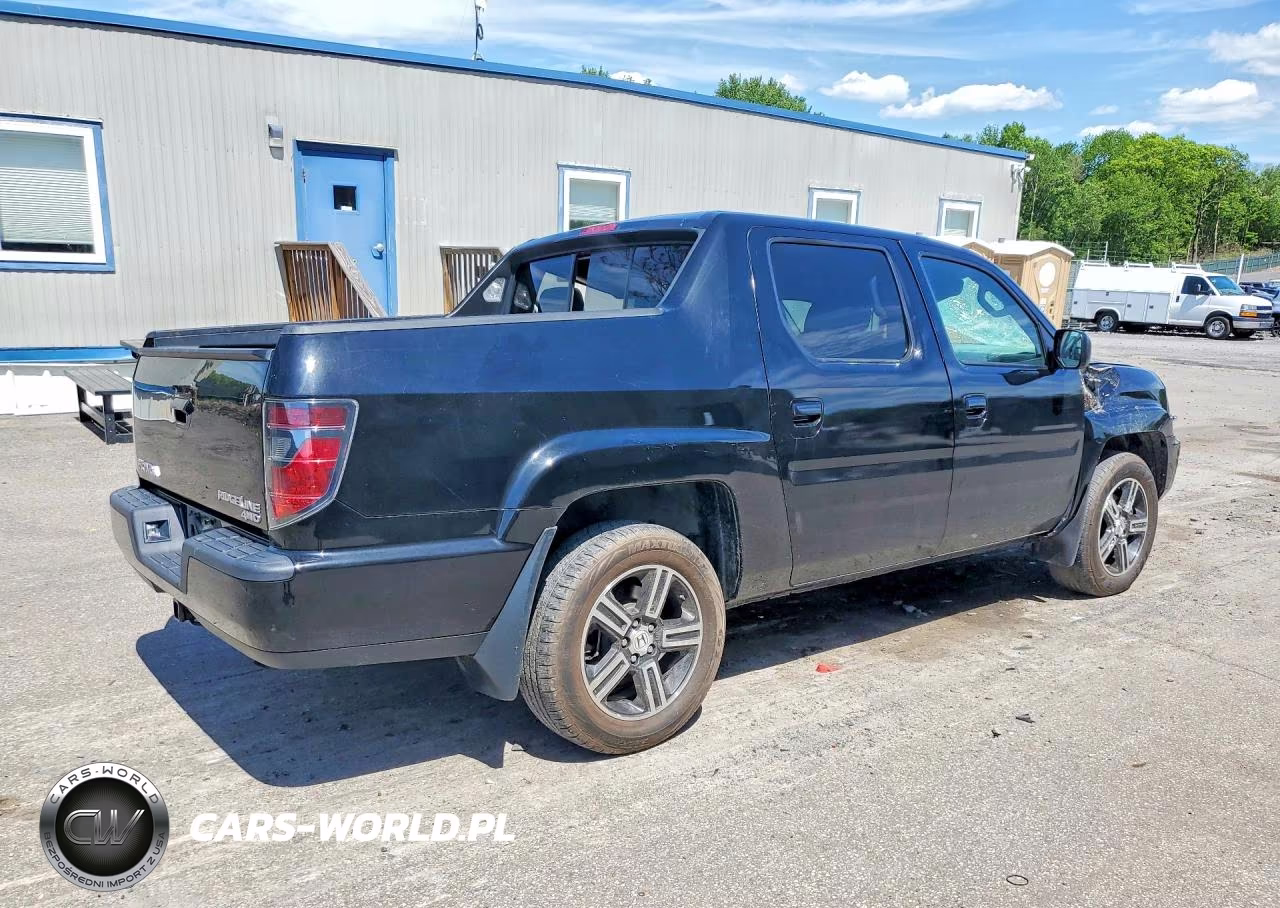 2014 Honda Ridgeline Sport VIN:5FPYK1F7XEB014706 - 3