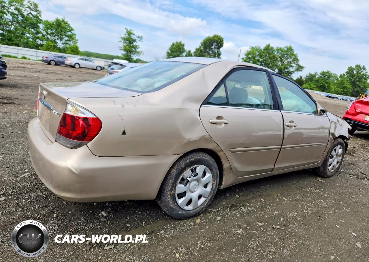 2005 Toyota Camry Le VIN:4T1BE32K55U955978 - 3