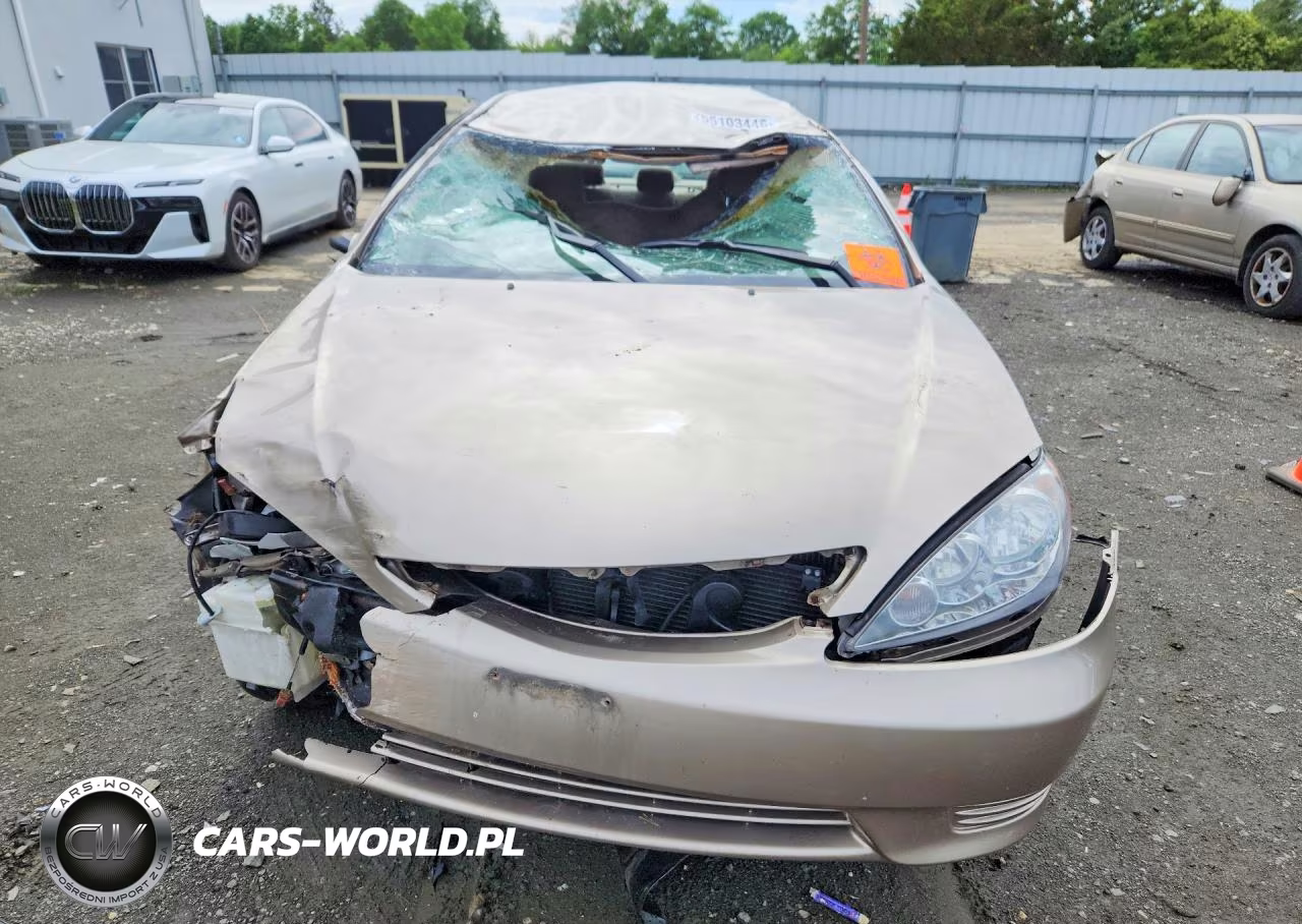 2005 Toyota Camry Le VIN:4T1BE32K55U955978 - 5