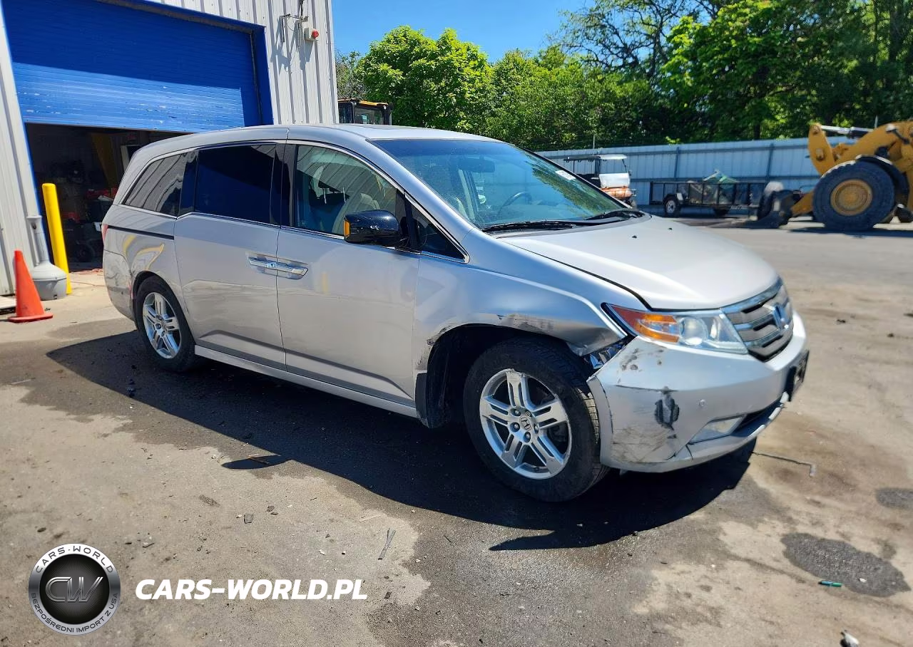 2012 Honda Odyssey Touring VIN:5FNRL5H96CB083549 - 4