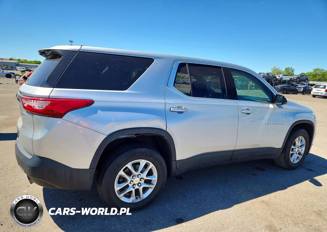 2019 Chevrolet Traverse Ls VIN:1GNERFKW1KJ135685 - 3