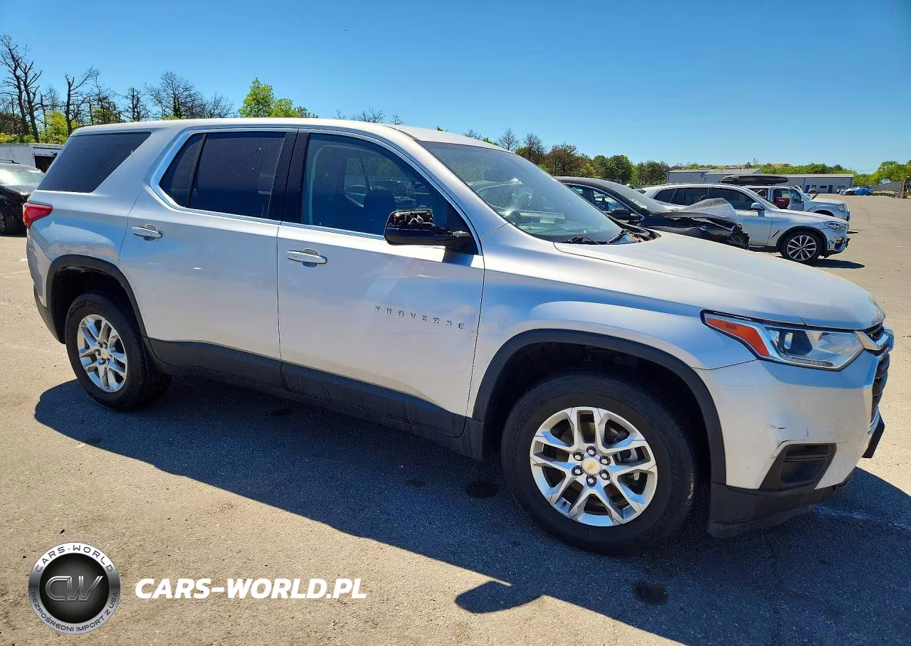 2019 Chevrolet Traverse Ls VIN:1GNERFKW1KJ135685 - 4