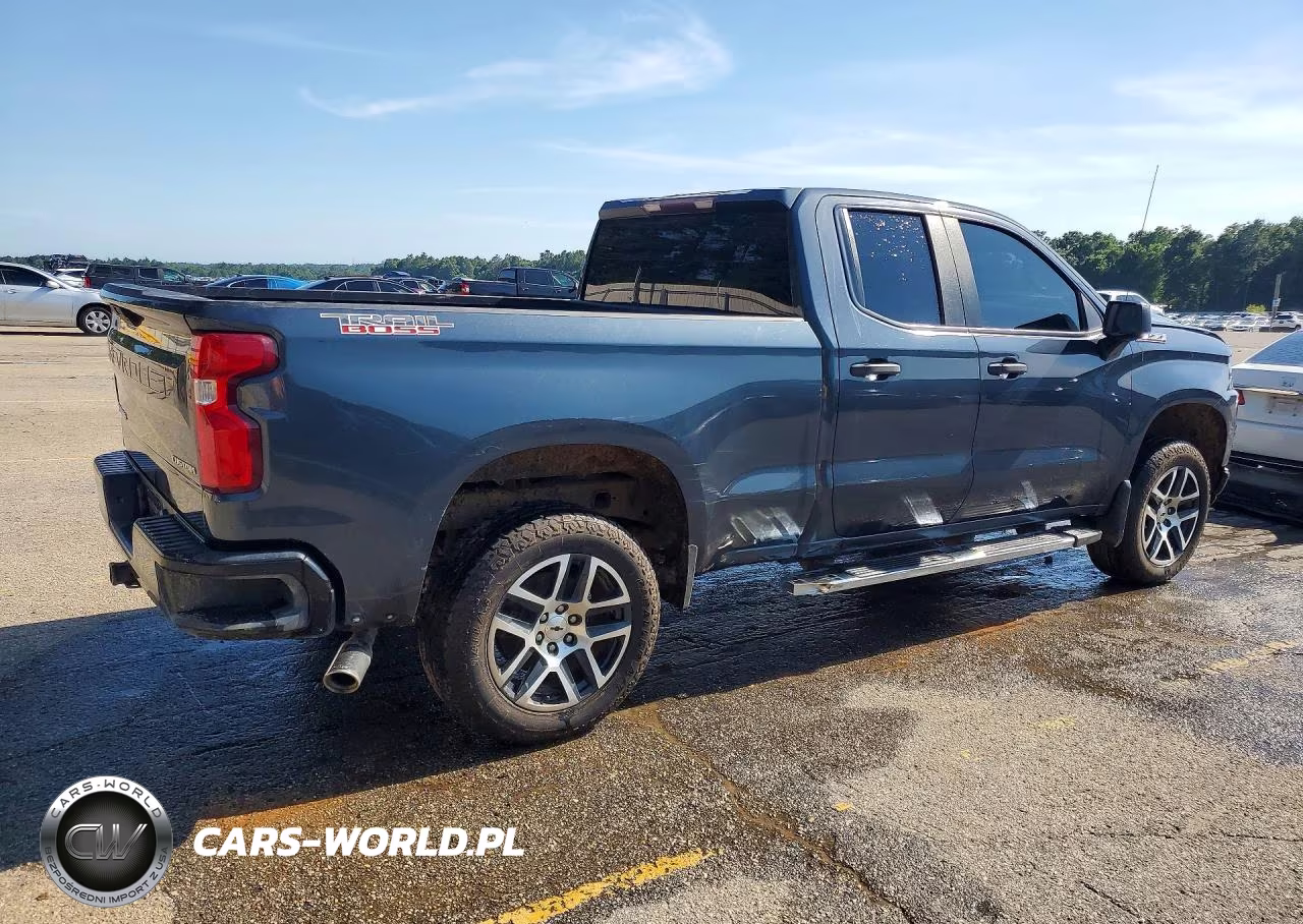 2020 Chevrolet Silverado K1500 Trail Boss Custom VIN:1GCRYCEH1LZ359566 - 3