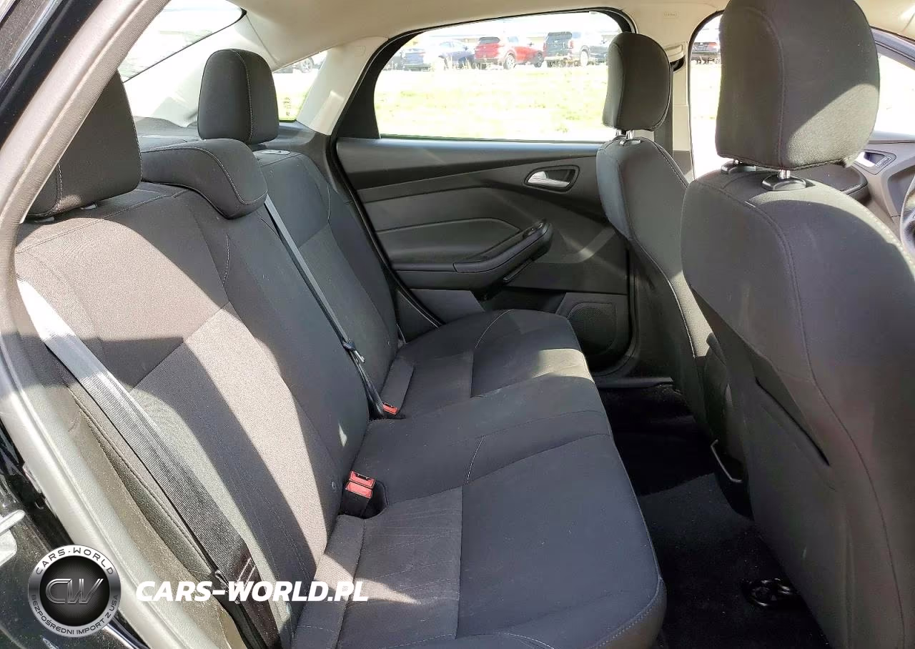 2017 Ford Focus Se VIN:1FADP3F2XHL229955 - 10