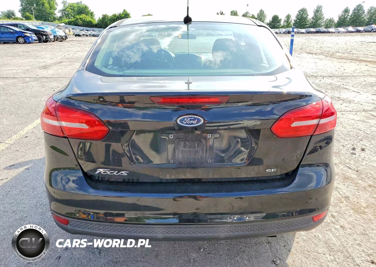 2017 Ford Focus Se VIN:1FADP3F2XHL229955 - 6
