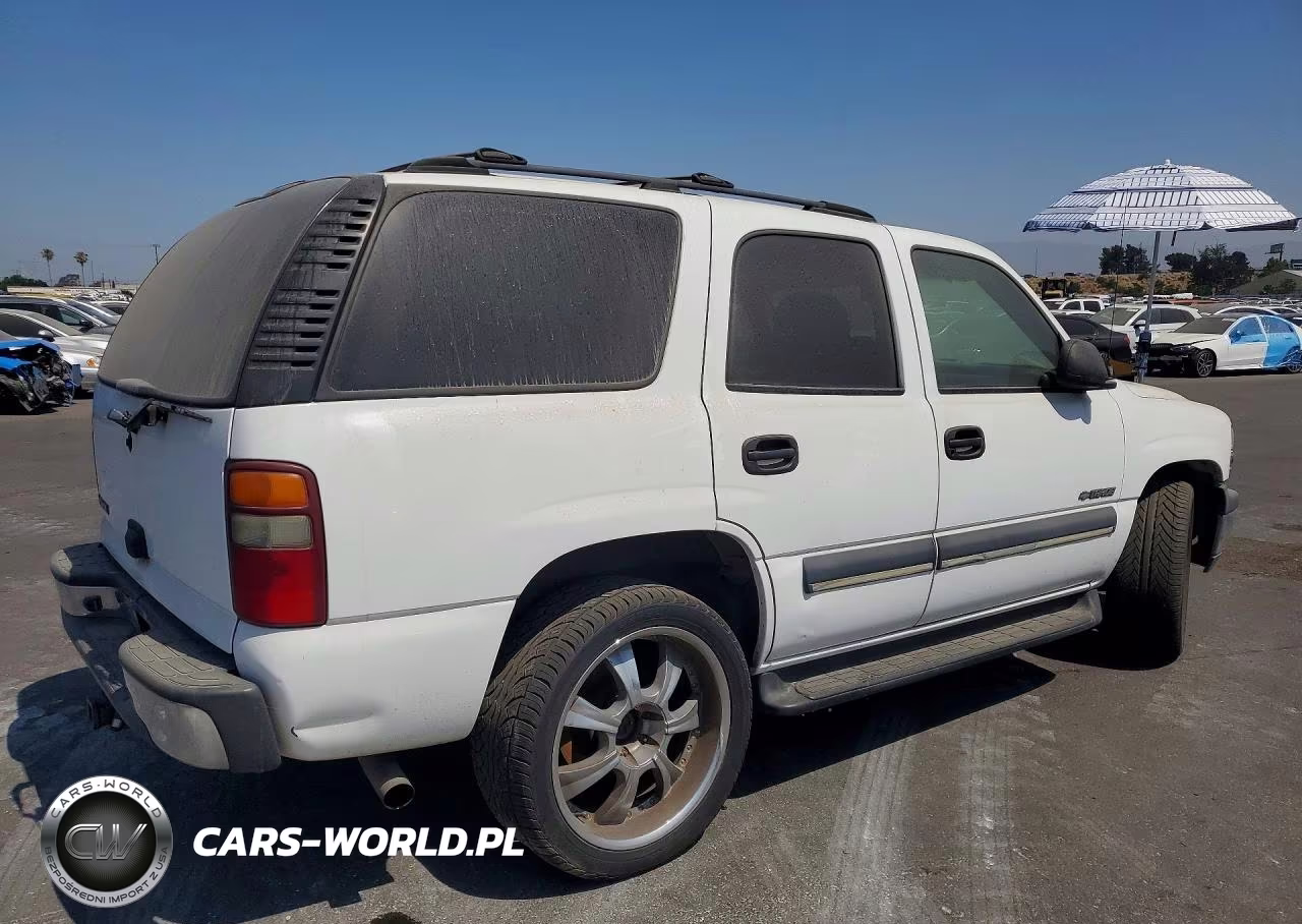 2002 Chevrolet Tahoe C1500 VIN:1GNEC13VX2R246666 - 3
