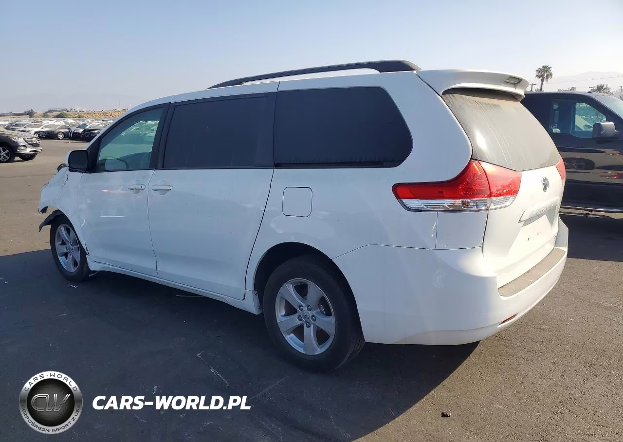 2013 Toyota Sienna Le VIN:5TDKK3DC3DS386599 - 2