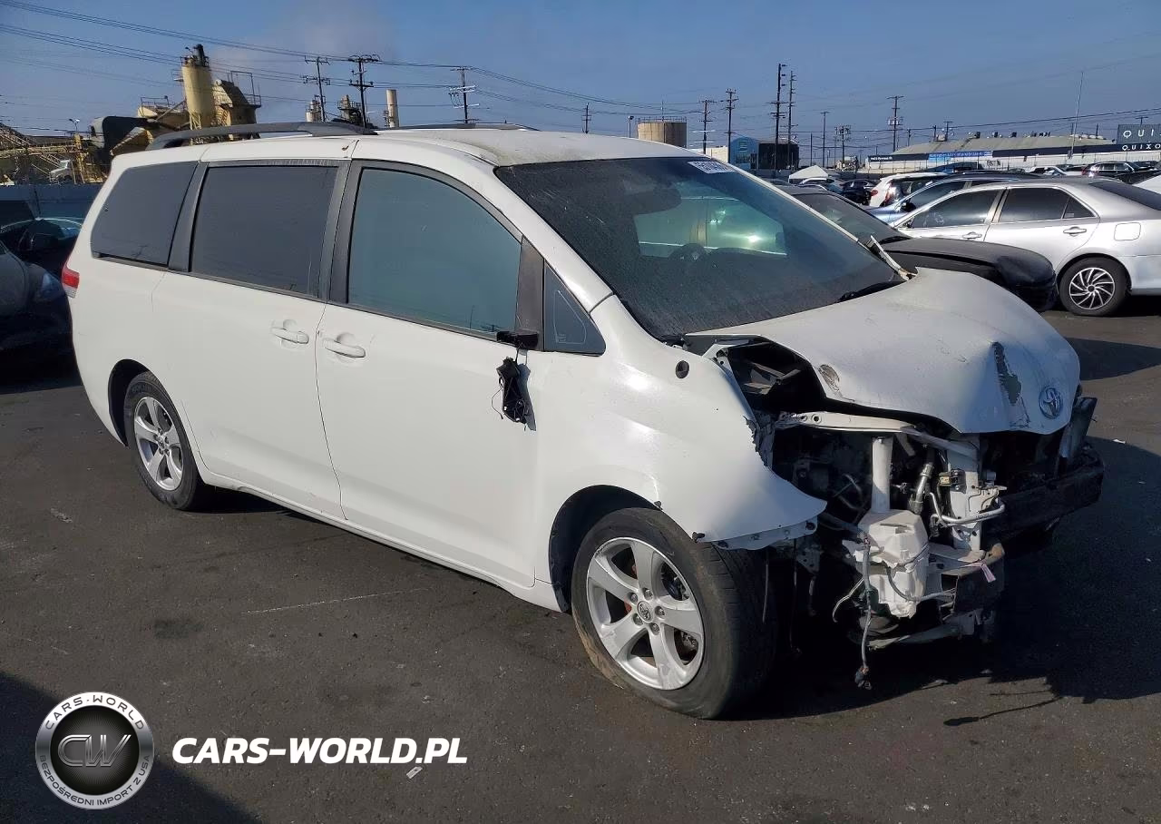 2013 Toyota Sienna Le VIN:5TDKK3DC3DS386599 - 4