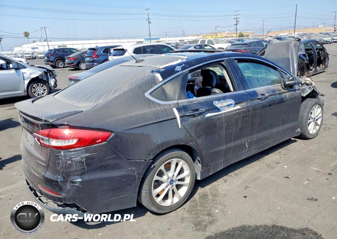 2019 Ford Fusion Titanium VIN:3FA6P0SU8KR216242 - 3