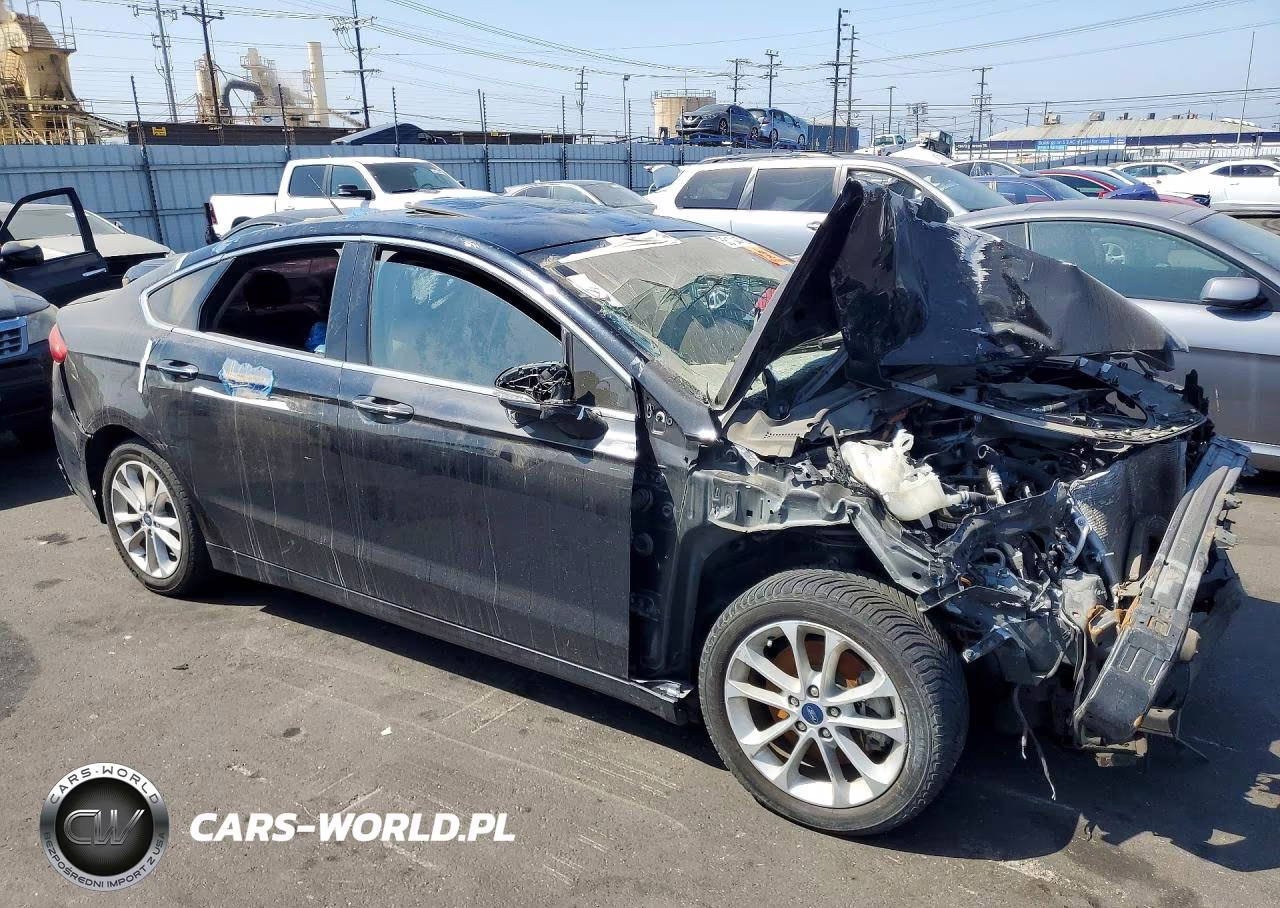 2019 Ford Fusion Titanium VIN:3FA6P0SU8KR216242 - 4