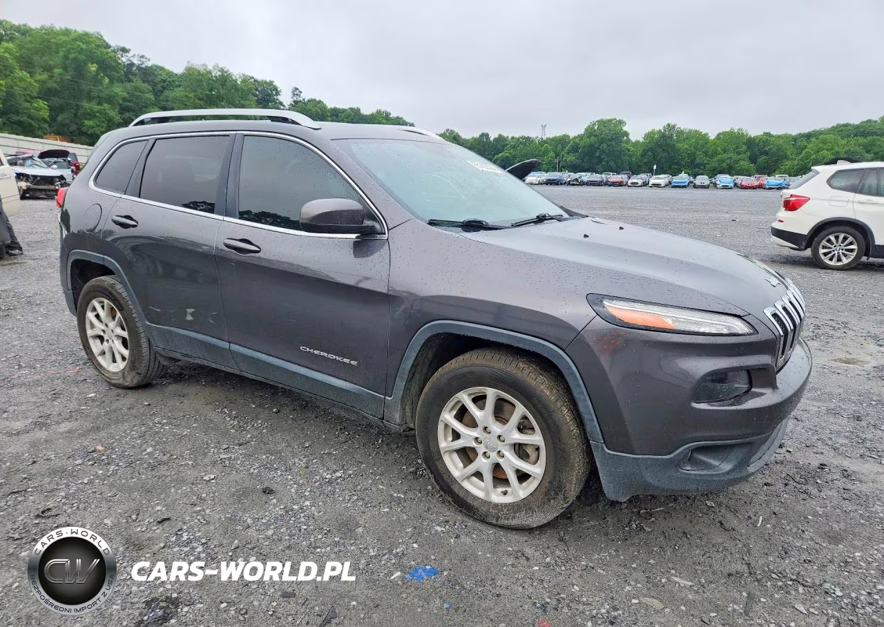 2017 Jeep Cherokee Latitude VIN:1C4PJMCB9HW530718 - 4
