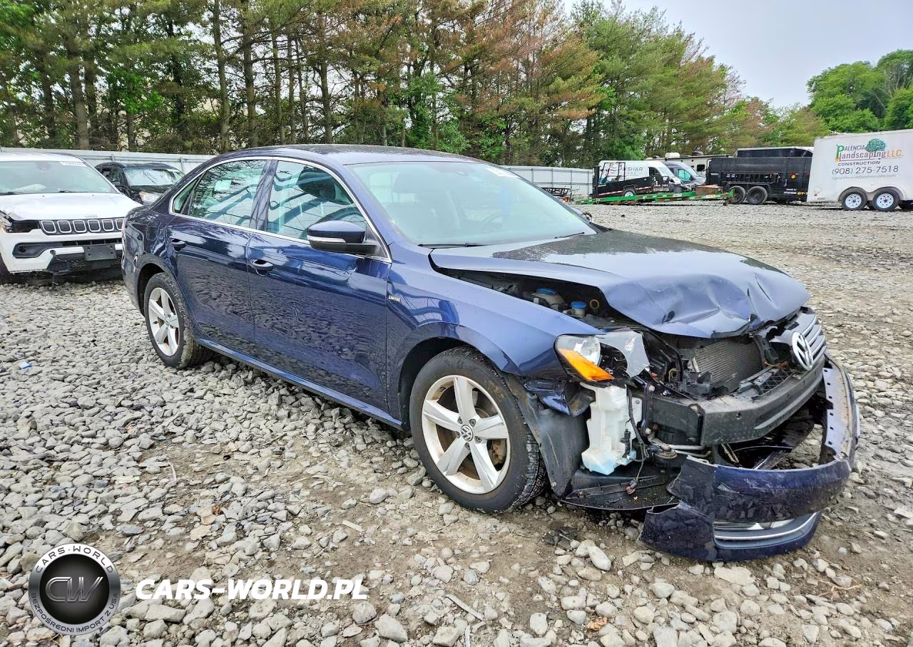 2015 Volkswagen Passat S VIN:1VWAT7A36FC101769 - 4