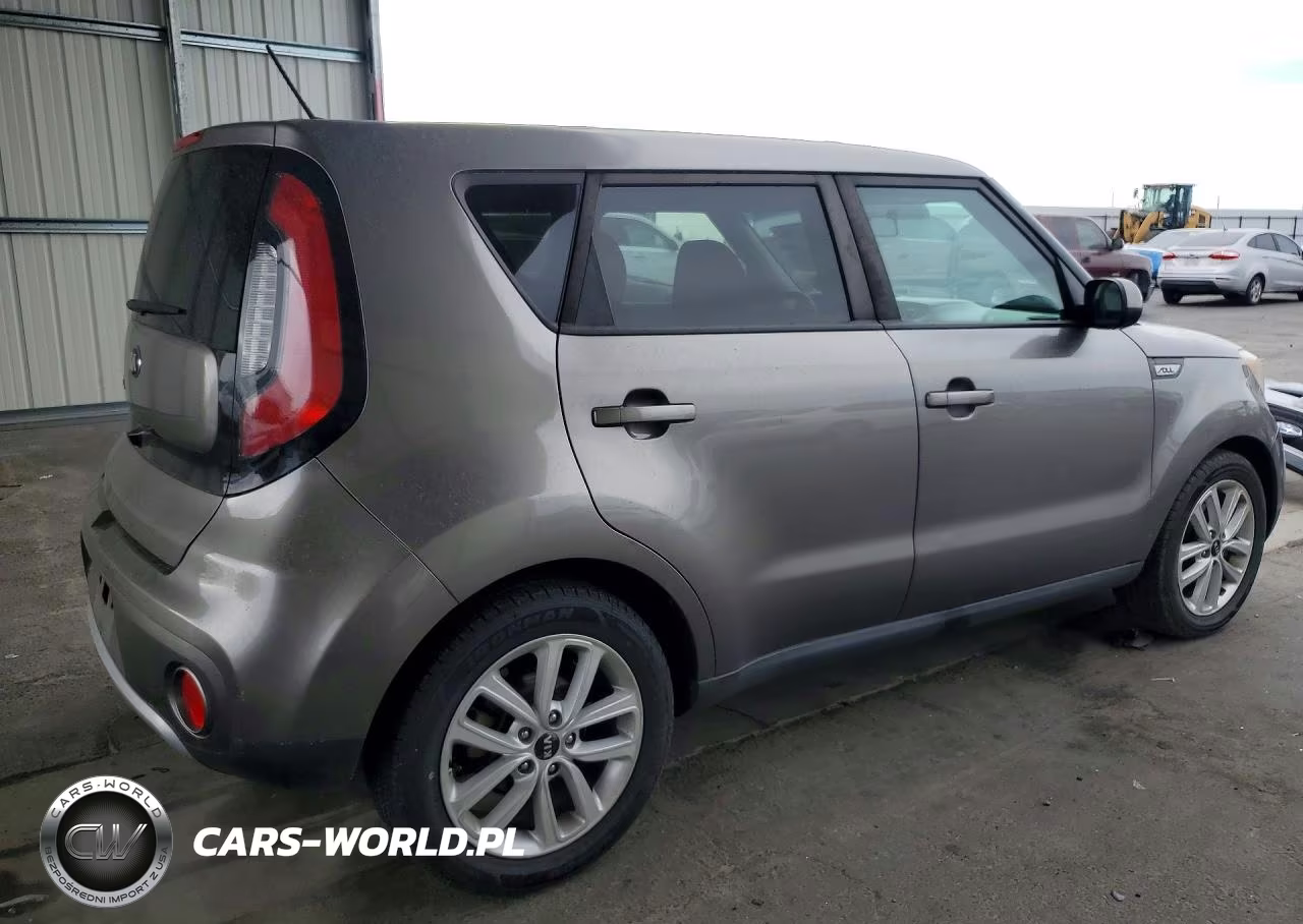 2018 Kia Soul + VIN:KNDJP3A56J7528761 - 3