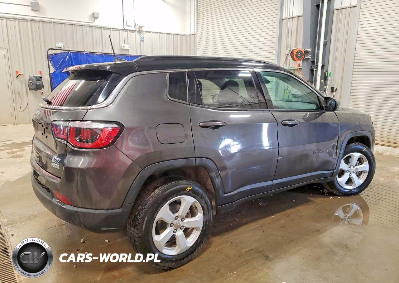 2018 Jeep Compass Latitude VIN:3C4NJDBB1JT501069 - 3