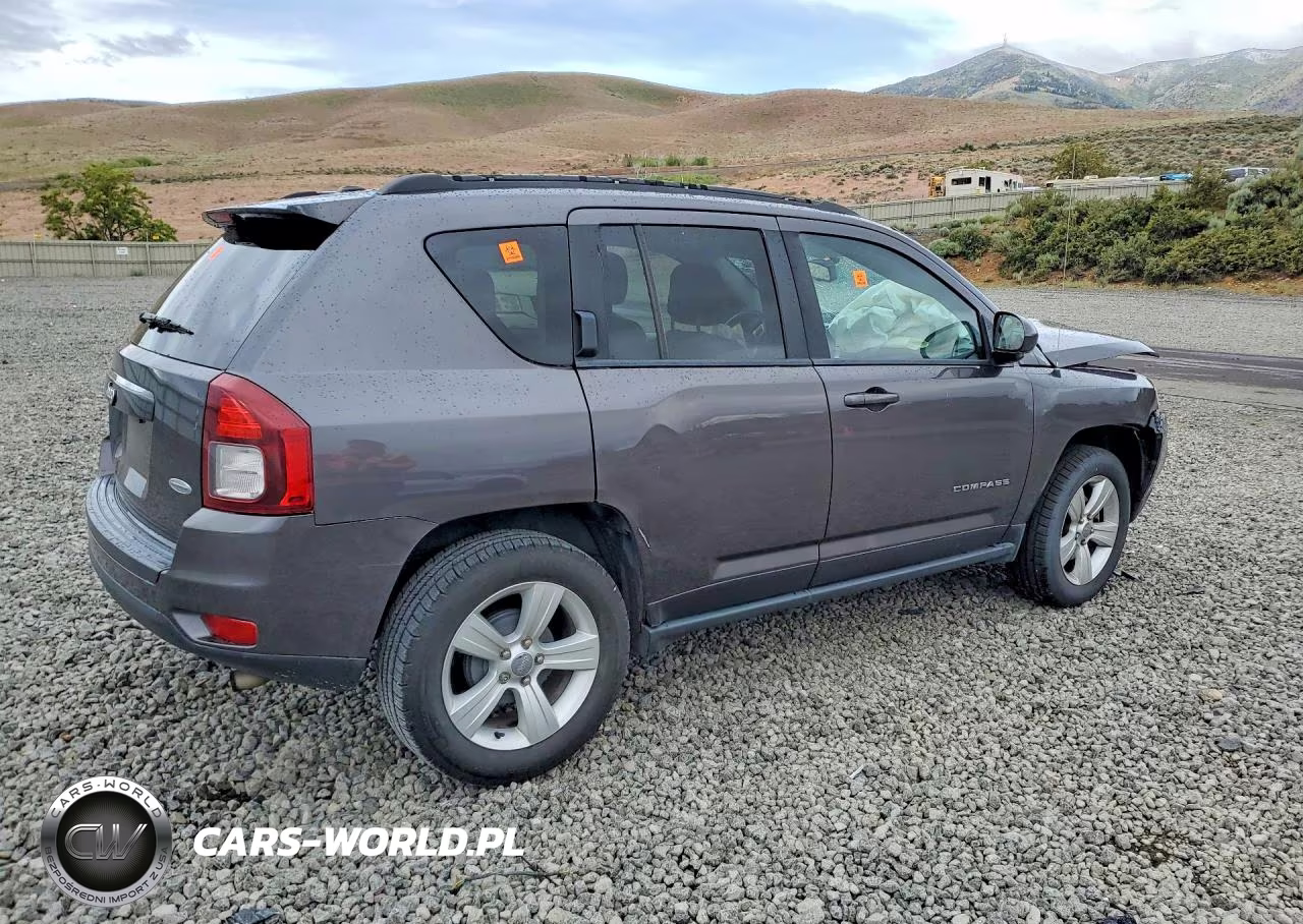 2016 Jeep Compass Latitude VIN:1C4NJCEB3GD599929 - 3