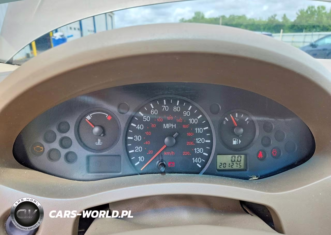 2005 Ford Focus Zx4 VIN:1FAFP34N95W261571 - 9