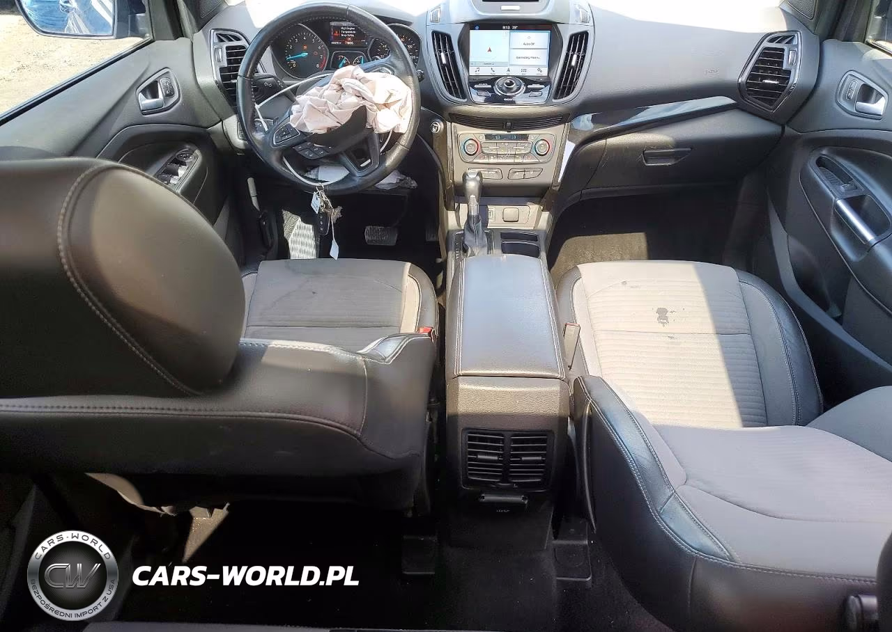 2017 Ford Escape Platinum VIN:1FMCU9J9XHUC58402 - 8