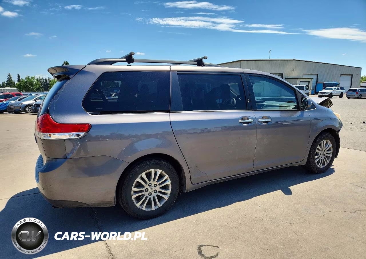 2011 Toyota Sienna Xle 8-Passenger VIN:5TDYK3DC1BS117623 - 3