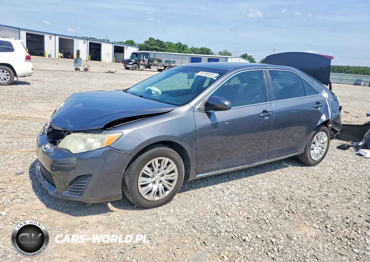 2012 Toyota Camry Le – zdjęcie 1 z 12