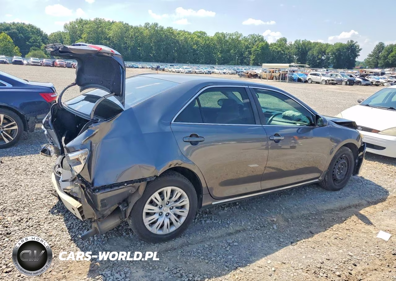2012 Toyota Camry Le VIN:4T4BF1FK2CR272943 - 3