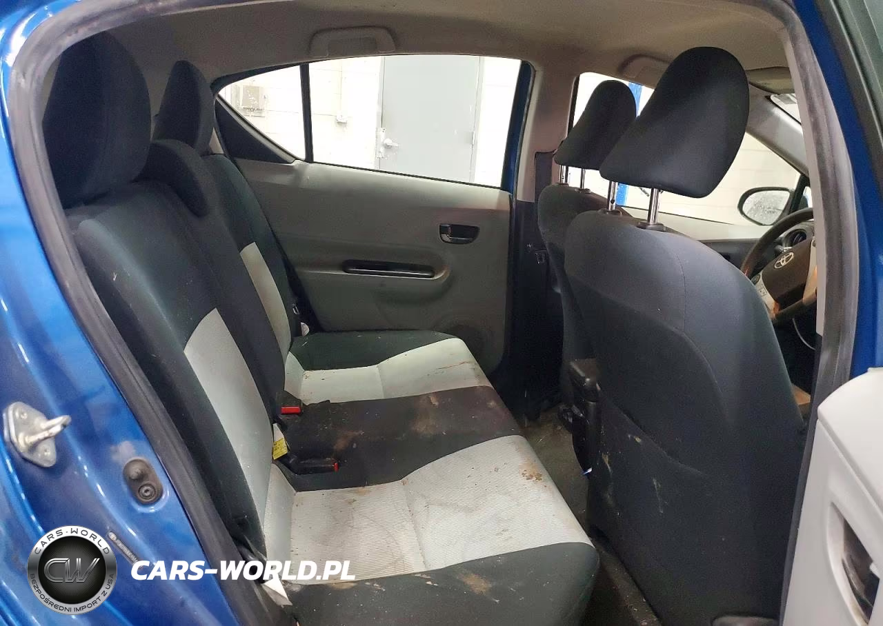 2012 Toyota Prius C Two VIN:JTDKDTB30C1516377 - 10