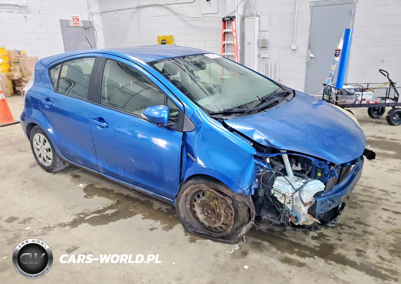 2012 Toyota Prius C Two VIN:JTDKDTB30C1516377 - 4