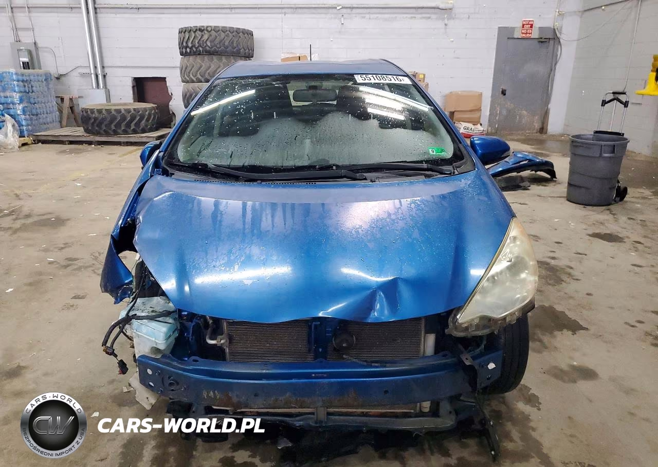 2012 Toyota Prius C Two VIN:JTDKDTB30C1516377 - 5
