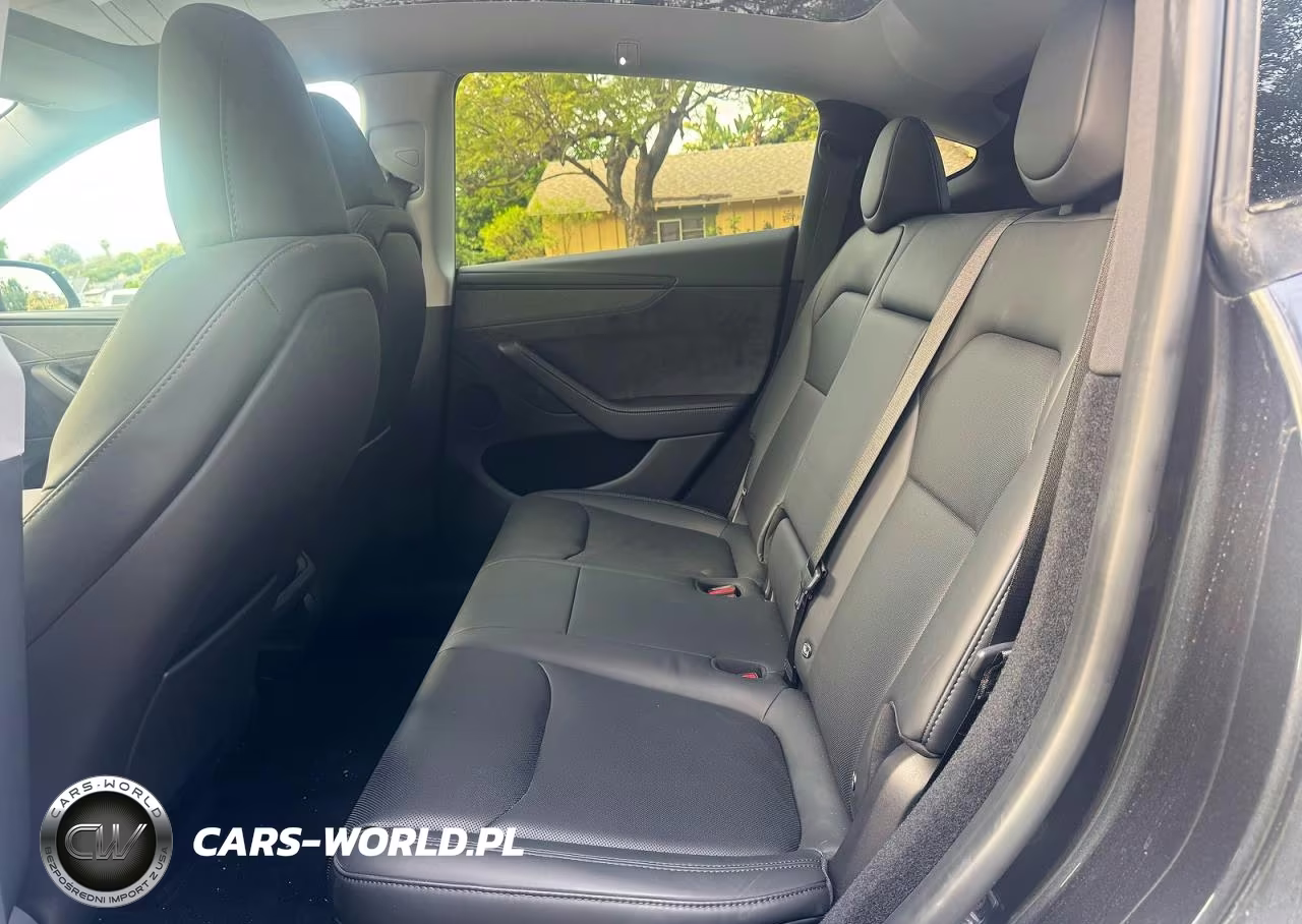 2026 Tesla Model Y VIN:7SAYGDED5TF443870 - 6