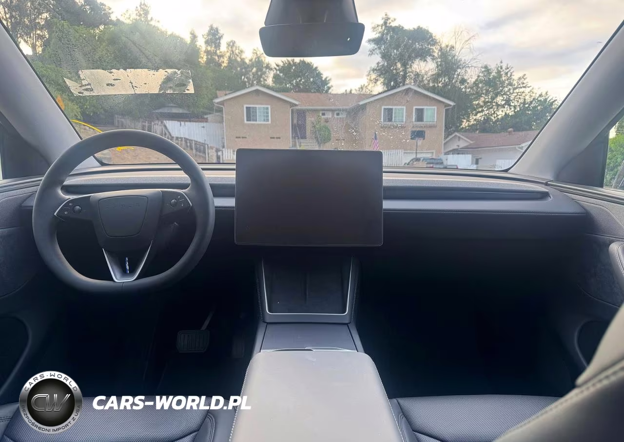 2026 Tesla Model Y VIN:7SAYGDED5TF443870 - 9