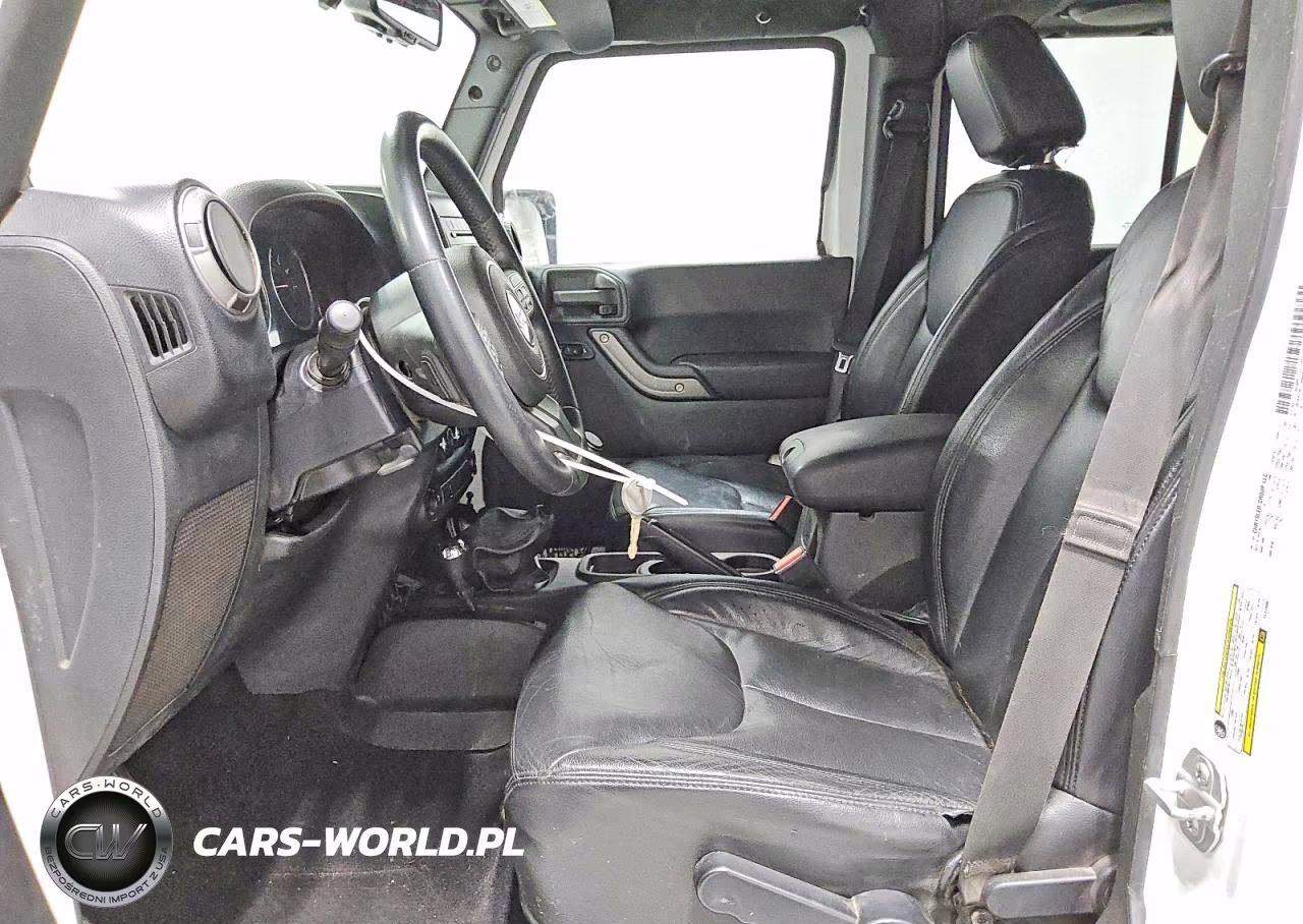 2014 Jeep Wrangler Unlimited Sport VIN:1C4BJWDG3EL313307 - 7