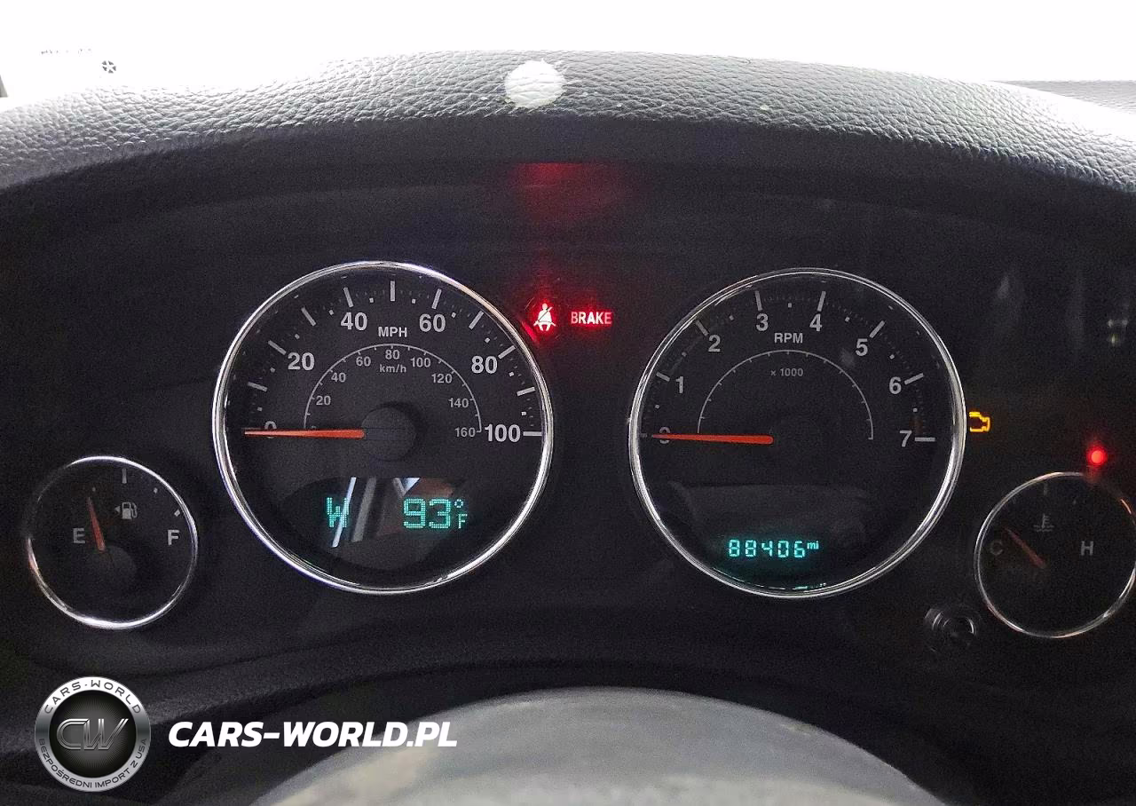 2014 Jeep Wrangler Unlimited Sport VIN:1C4BJWDG3EL313307 - 9