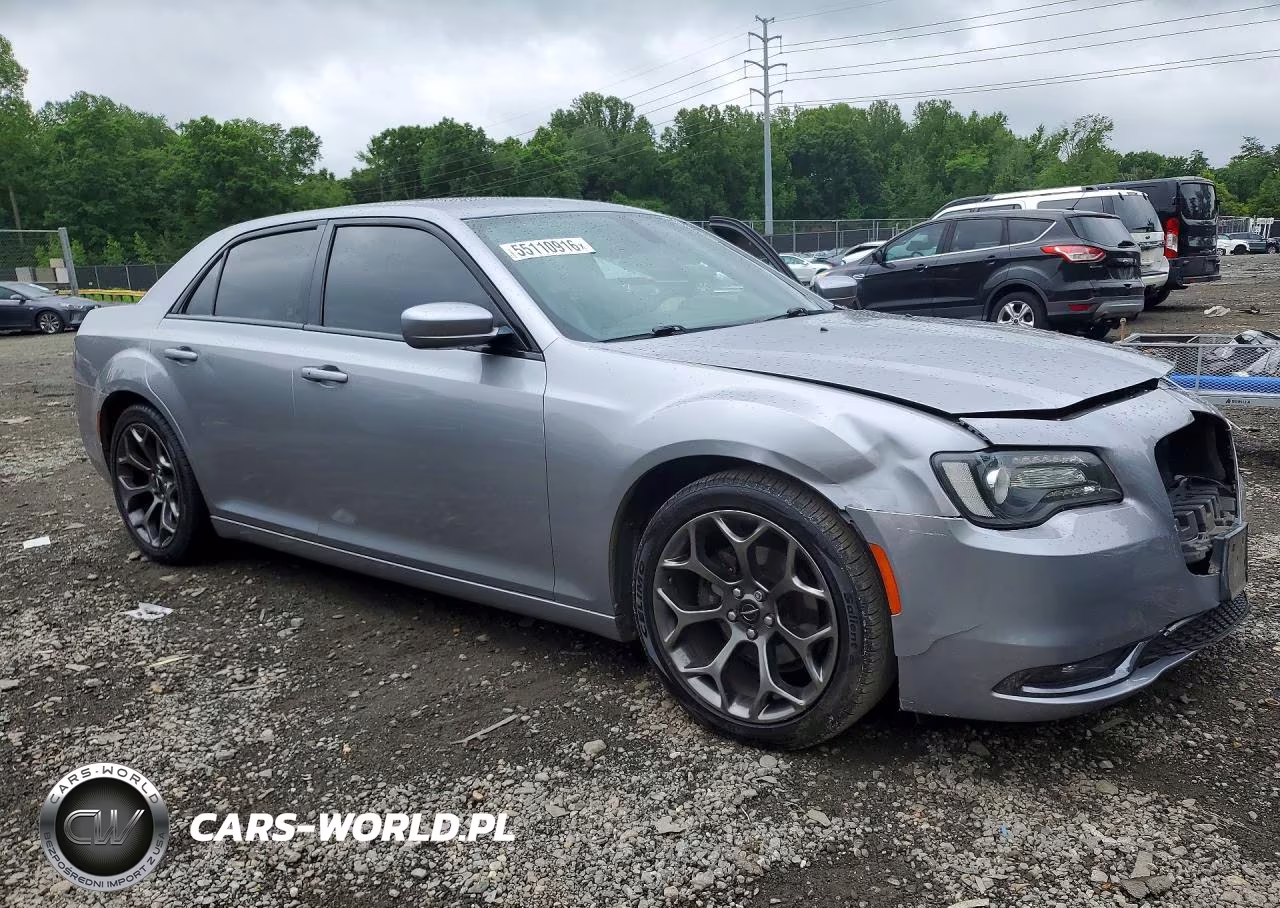 2015 Chrysler 300 S VIN:2C3CCABG4FH903815 - 4