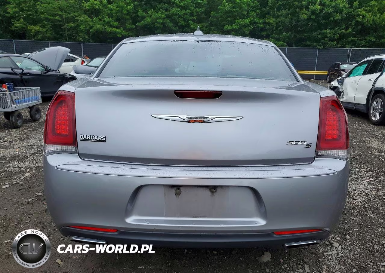 2015 Chrysler 300 S VIN:2C3CCABG4FH903815 - 6