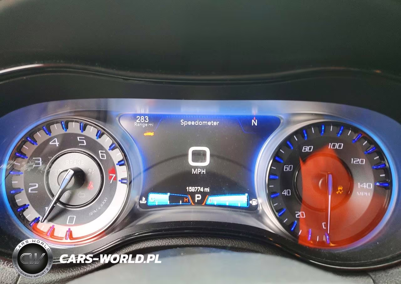 2015 Chrysler 300 S VIN:2C3CCABG4FH903815 - 9