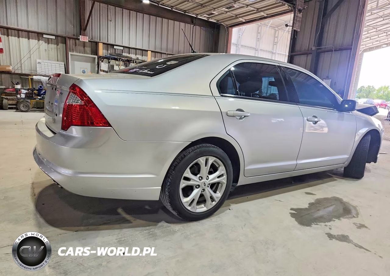 2012 Ford Fusion VIN:3FAHP0HA1CR137423 - 3