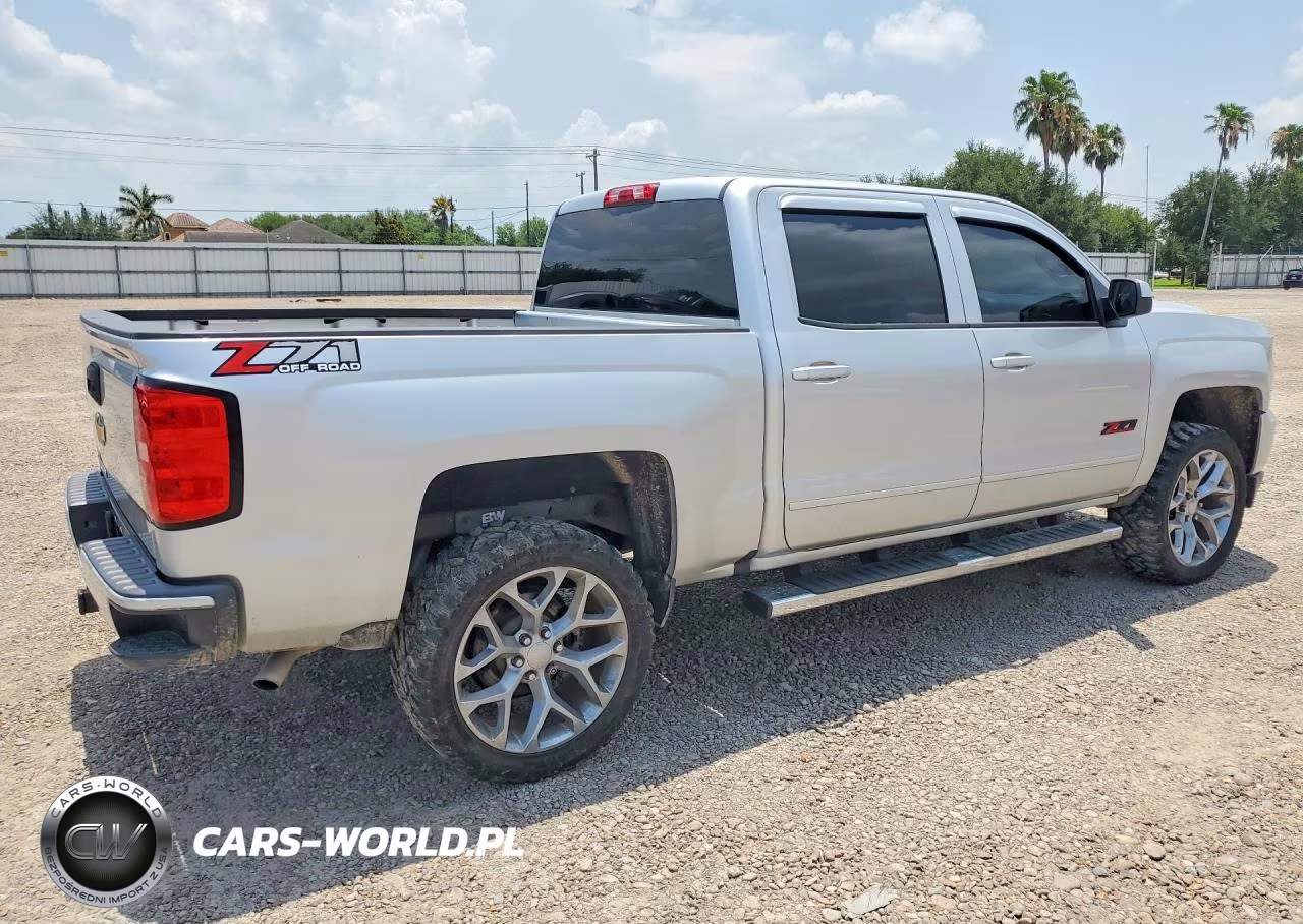 2018 Chevrolet Silverado K1500 Lt VIN:3GCUKREC7JG255695 - 3