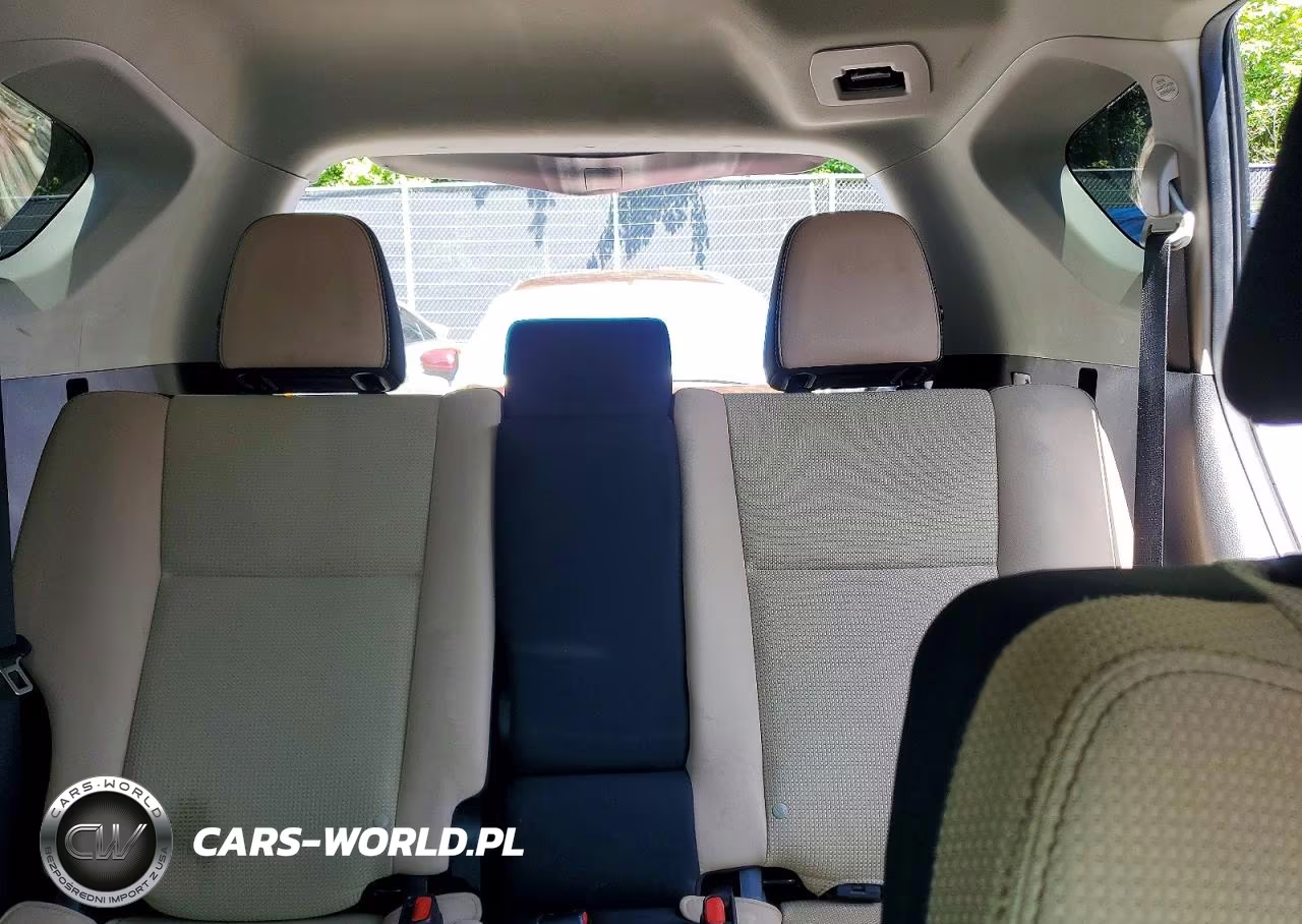2018 Toyota Rav4 Xle VIN:2T3RFREV5JW845745 - 10