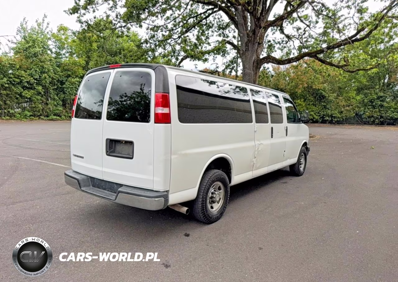 2017 Chevrolet Express 3500 Lt VIN:1GAZGPFG1H1341194 - 4