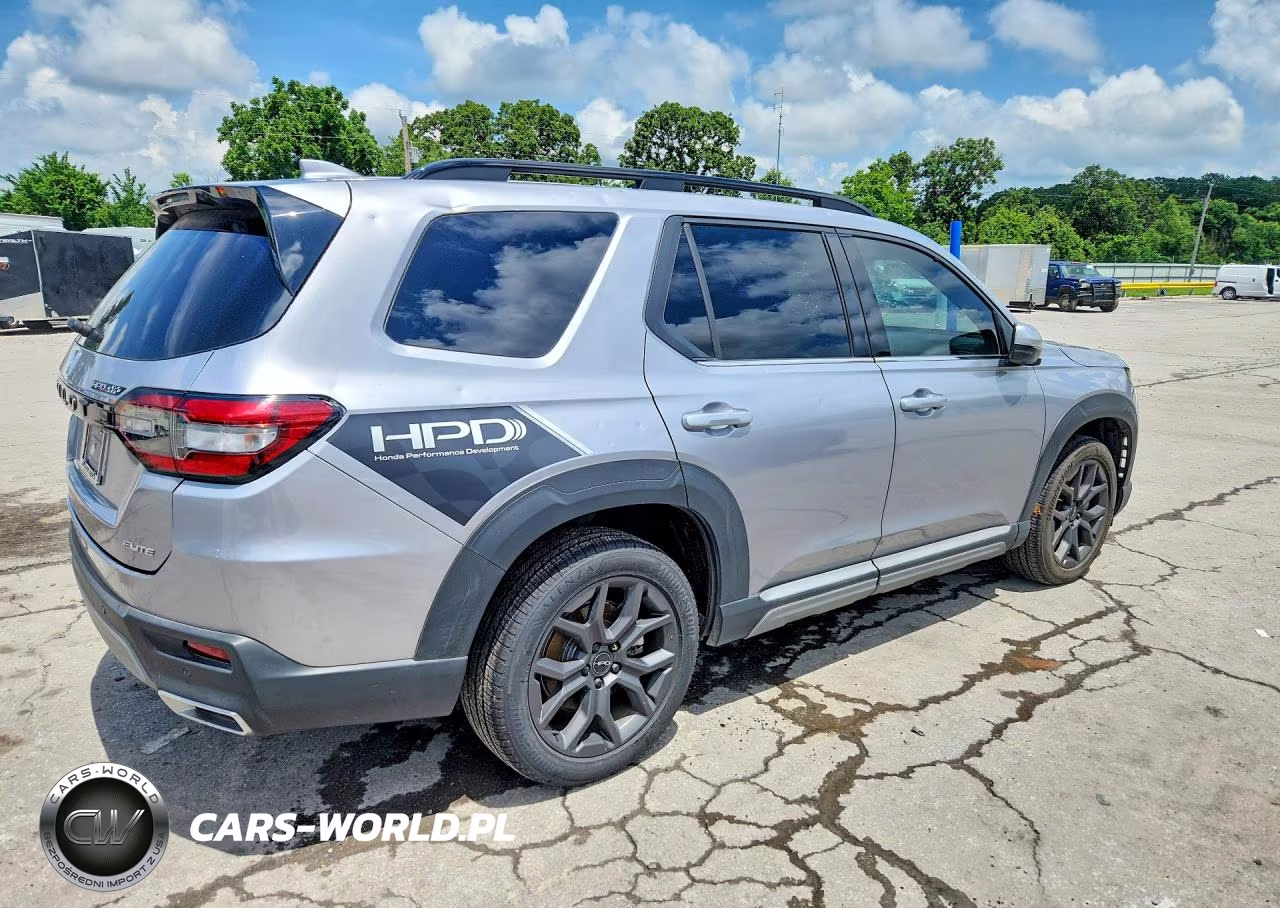 2023 Honda Pilot Elite VIN:5FNYG1H89PB023805 - 3